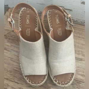 Tom’s Wedge Sandle